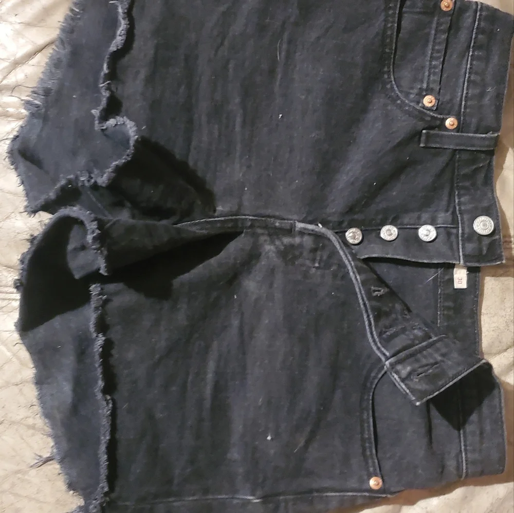 Levis Ribcage Shorts - Picture 1 of 3